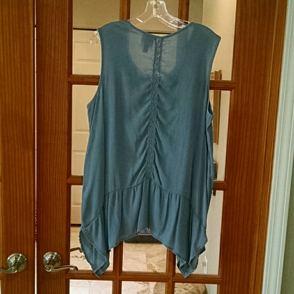 Tank blouse - Picture 3 of 3
